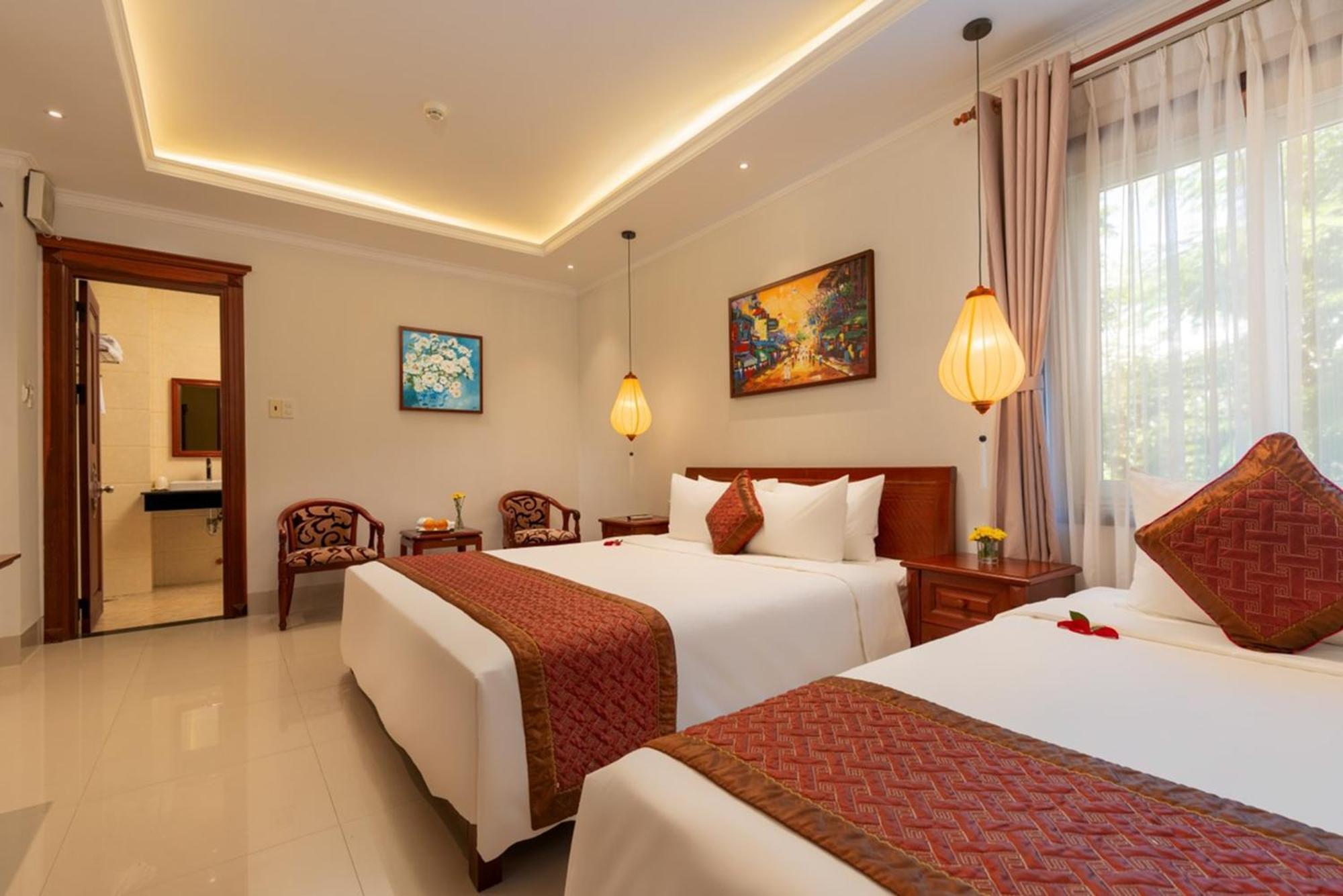 Deluxe Triple Room Window